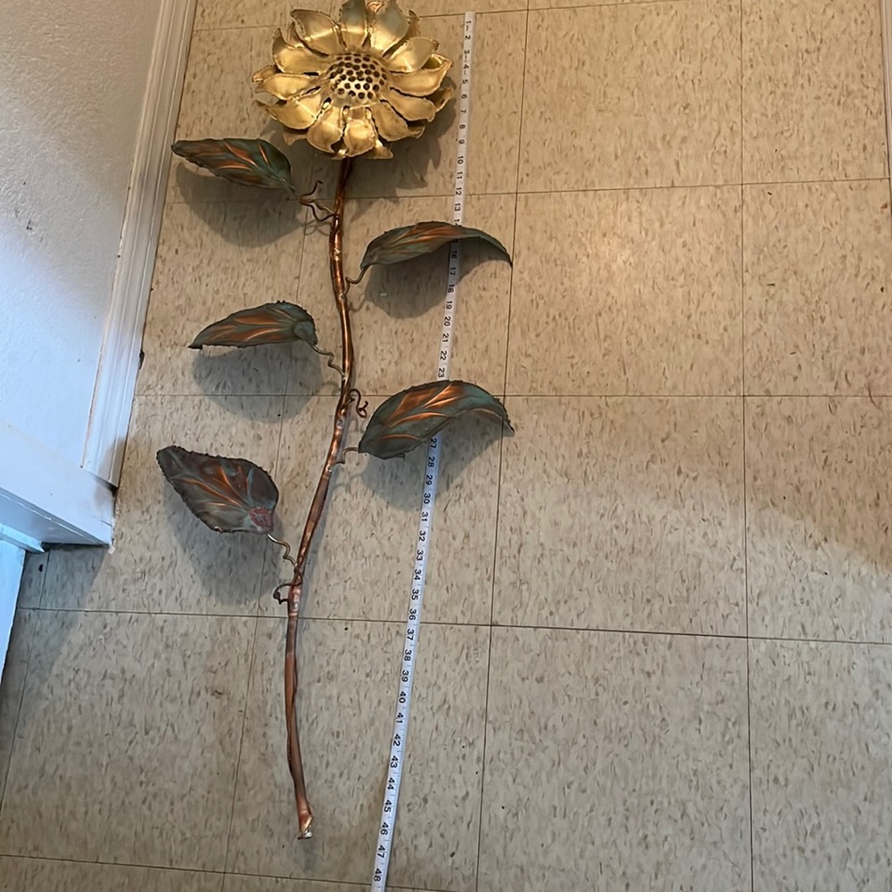 Metal sunflower 🌻 and copper stem and five leaves